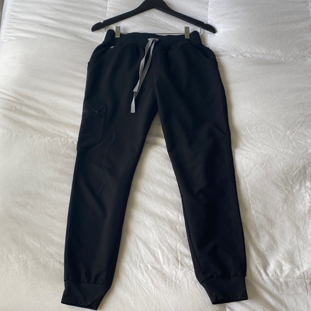 Figs Women’s Small Black high waisted Zamora jogger scrub pants